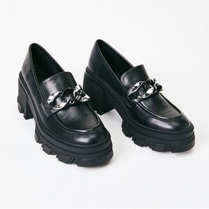 JF J.Ferrar Black Loafers with Chain Accent